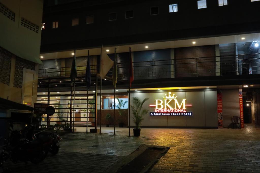 Hotel Bkm International Tellicherry Bagian luar foto