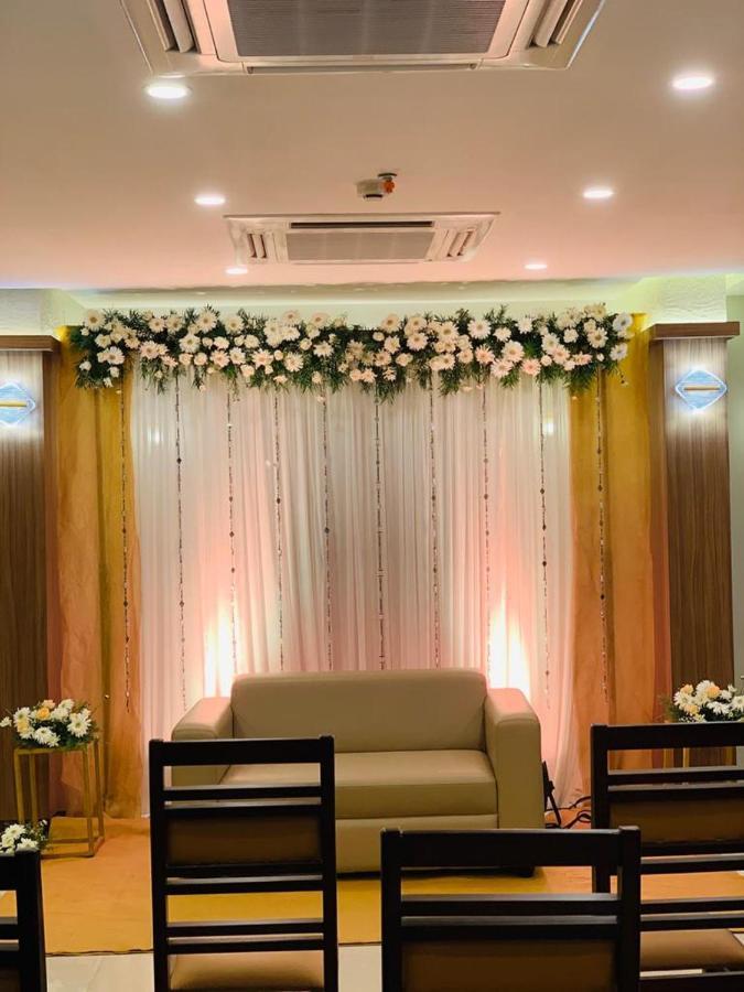 Hotel Bkm International Tellicherry Bagian luar foto