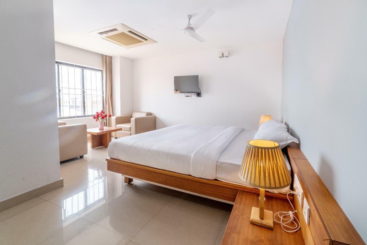 Hotel Bkm International Tellicherry Bagian luar foto